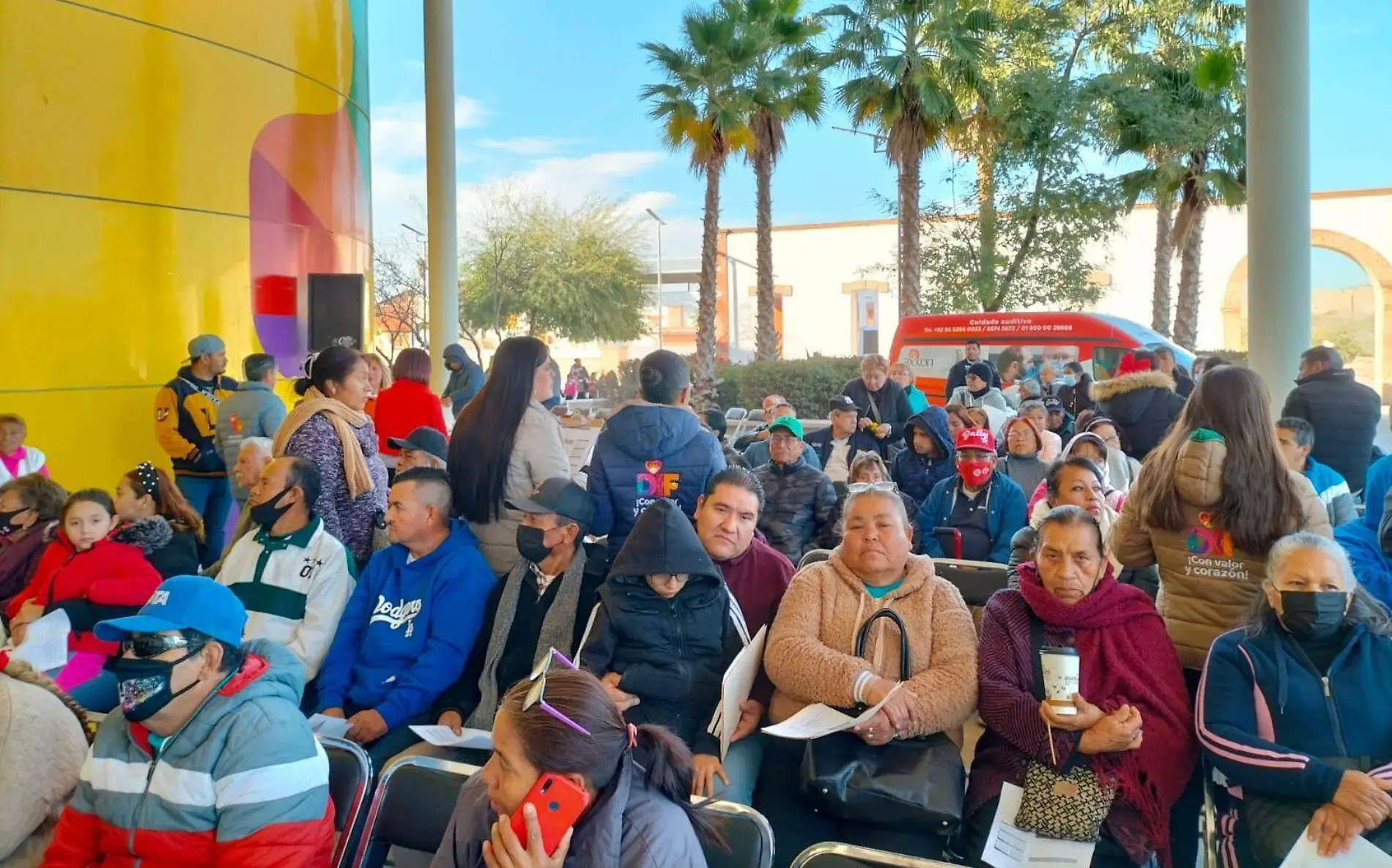 Reciben institutos de Lerdo más de 100 aparatos auditivos